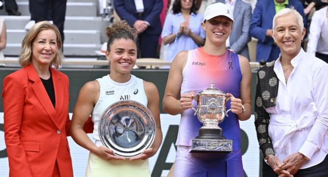 开云-张奔斗:斯瓦泰克法网夺冠背后的“轻松”与艰苦