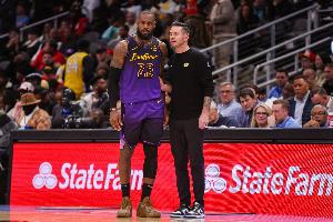 开云体育入口-詹姆斯播客连选2白人?帕金斯:为何不选杰弗森&弗莱&汉迪&追梦?