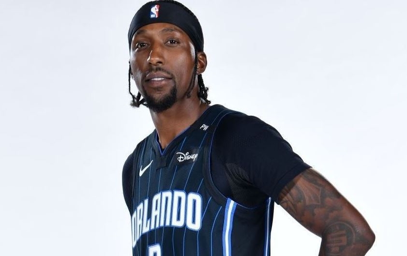 波普:湖人20年不拆队会再拿两冠,那样詹姆斯必将是GOAT