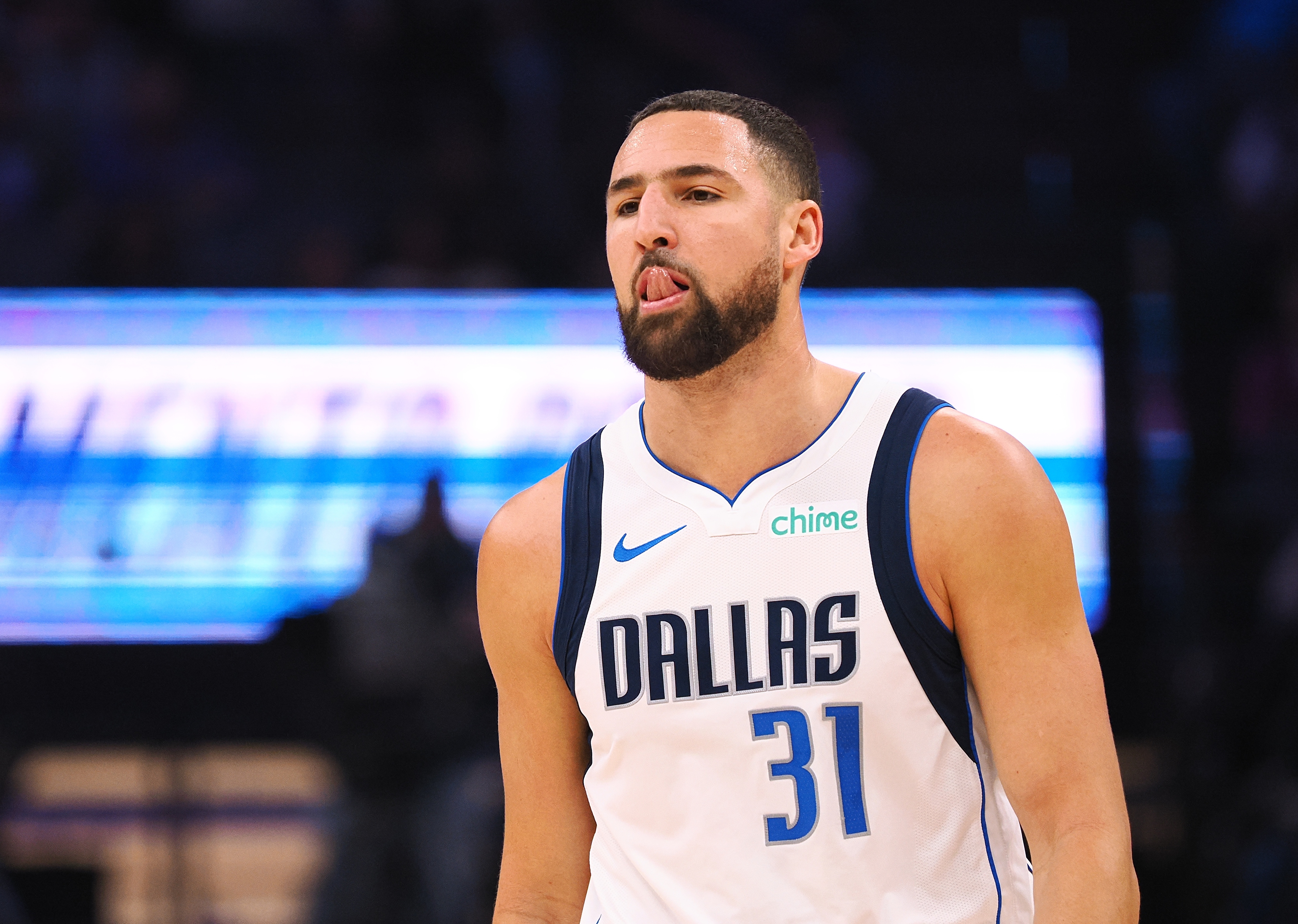 开云-佛光乍现！克莱全场三分球9投6中 拿下18分2板1助1断1帽&amp;正负值+9